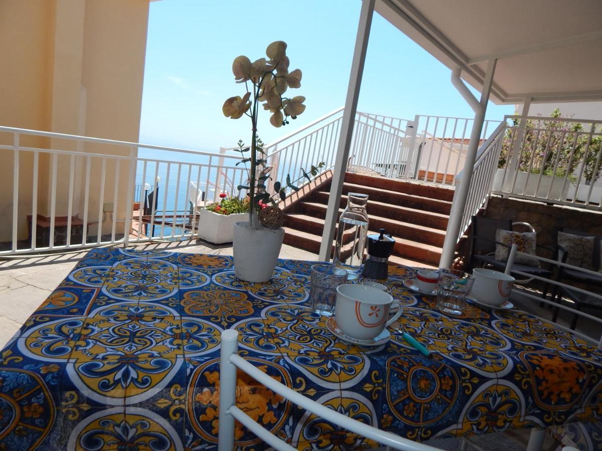 Casa Vacanza Grace 拉维罗 外观 照片