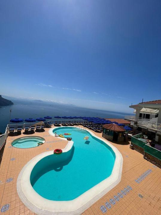 Casa Vacanza Grace 拉维罗 外观 照片